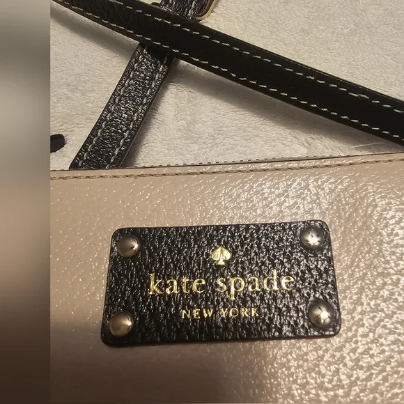 KATE SPADE NEW YORK Crossbody Shoulder  Black and Cream Handbag Purse. - Picture 7 of 11